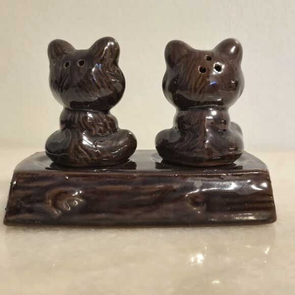 Vintage Japanese bear salt and pepper shakers with stand - Picture 2 of 12